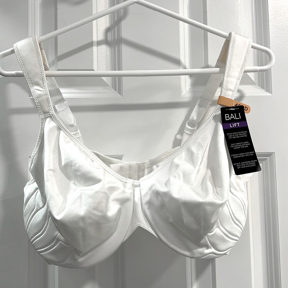 Bali Lift bra 40DD NWT (white)